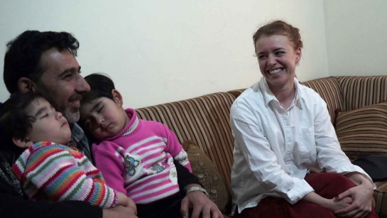 Clara Henry träffar Abus familj som är syriska flyktingar i Jordanien