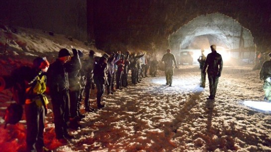  I rollspelet Refugee får ungdomar prova på hur det är vara flykting, från att ta sig över gränsen till att söka asyl i nytt land. 