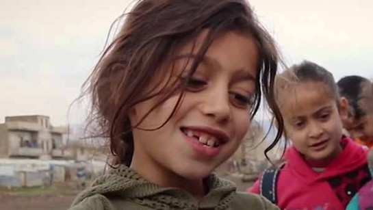 Flyktingbarn i Libanon kämpar för att klara vinter.