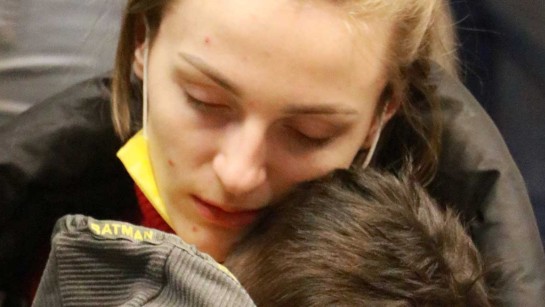 Människohandel ökar i Ukraina. En mamma på flykt från kriget har tagit tåget till Ungern.