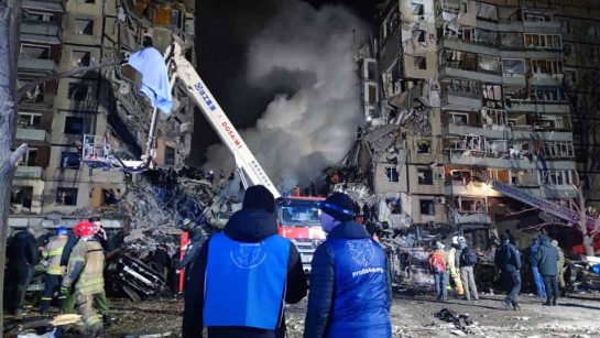 Rysk attack mot bostadshus i Dnipro, Ukraina, 14-15 januari 2023.