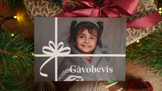 Köp årets viktigaste julklapp som hjälper människor i nöd.